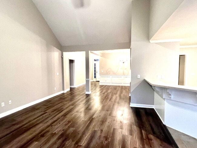 Building Photo - 702 Wickham Dr