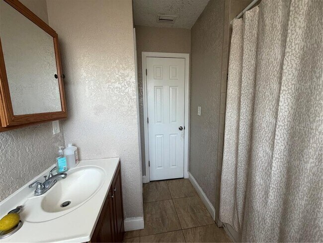 Building Photo - 2926 W St John St