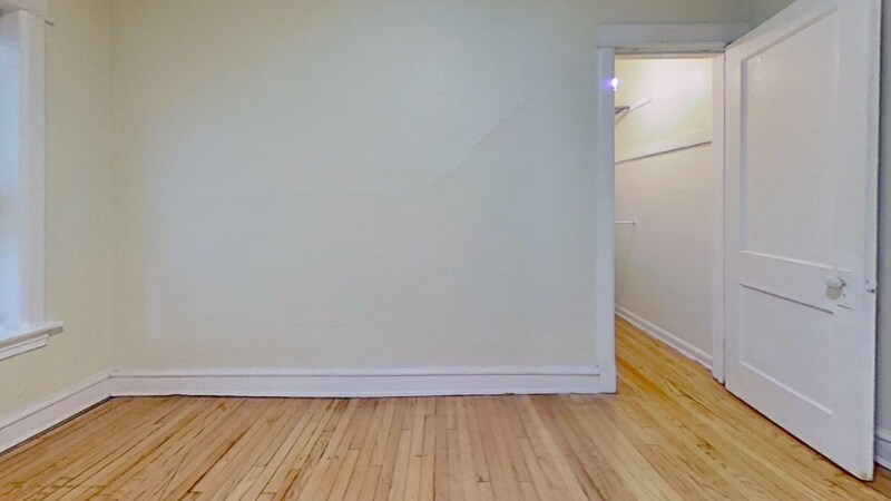 Building Photo - 2537 N Farwell Ave