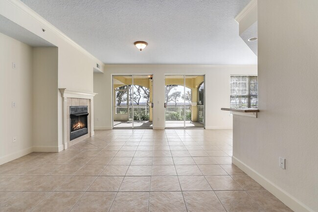 Building Photo - 215 S Ocean Grande Dr