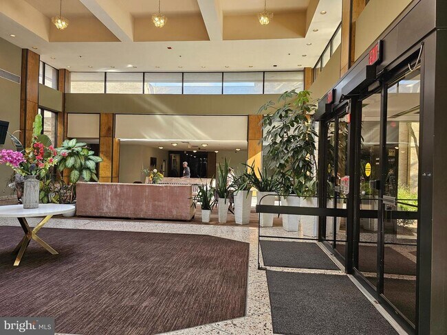 Building Photo - 3709 S George Mason Dr