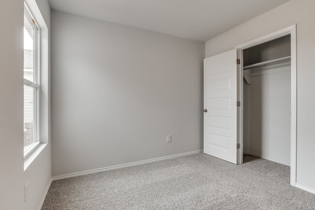 Building Photo - New construction in Piedmont schools!