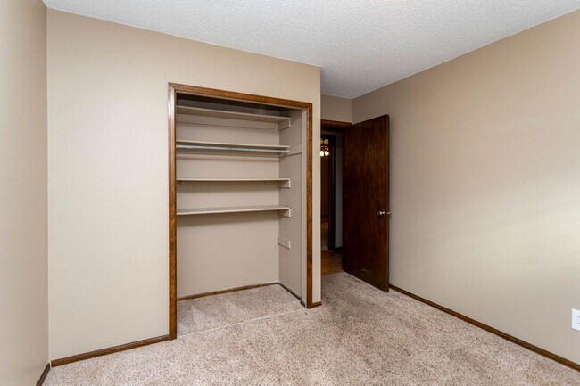 Building Photo - Comfortable Ranch-Style Living with Large Fenced Backyard!