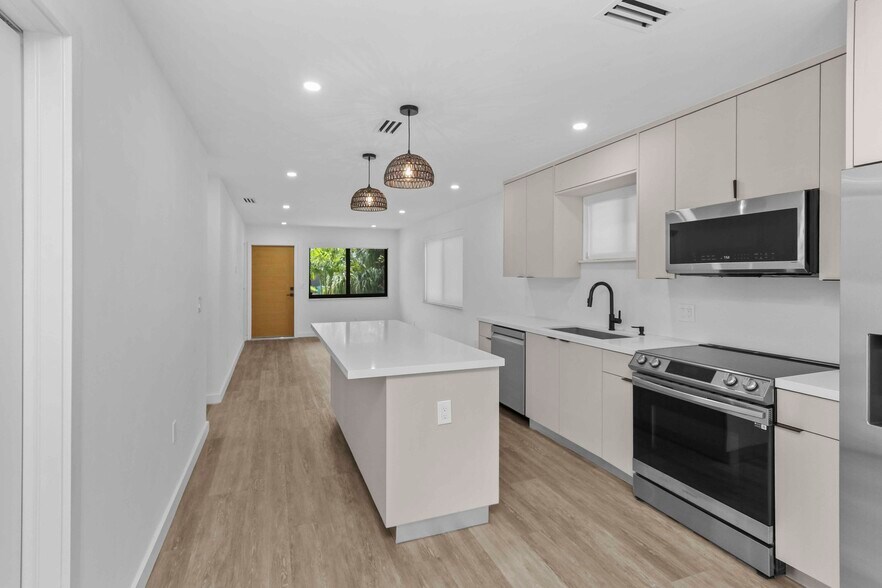 Building Photo - 3737 Frow Ave