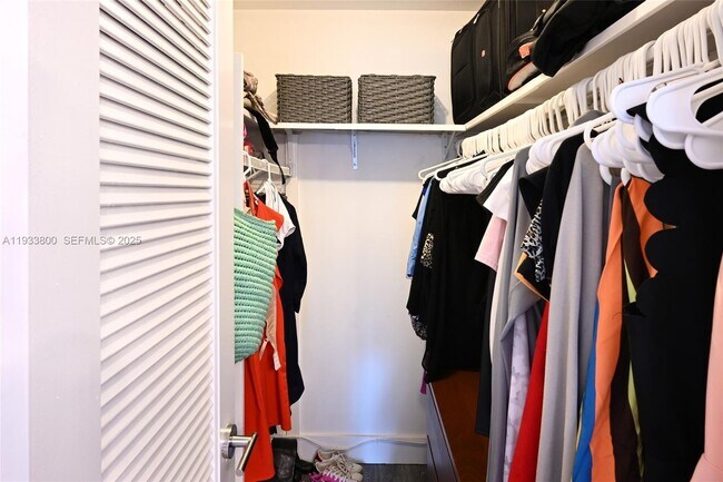 Building Photo - 2860 NE 14th Street Causeway