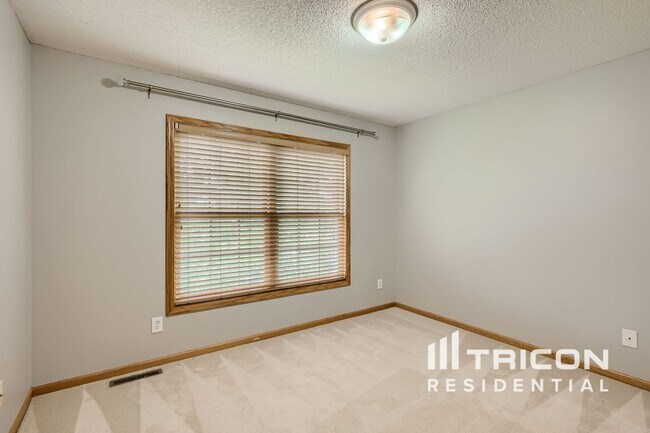 Building Photo - 16391 Holbrook Ave