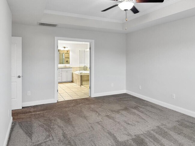 Building Photo - 1102 Dartmouth Dr