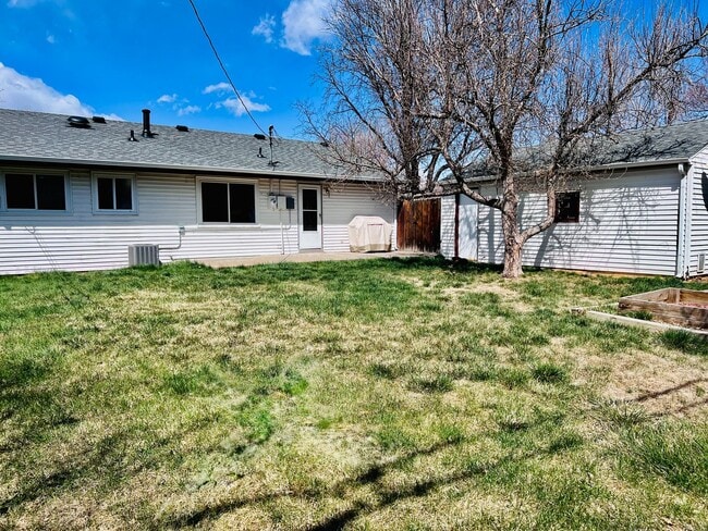 Building Photo - Welcome to University Hills!!  Perfect 3 B...