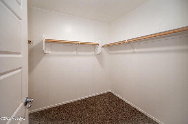 Building Photo - 2580 Calle Palta