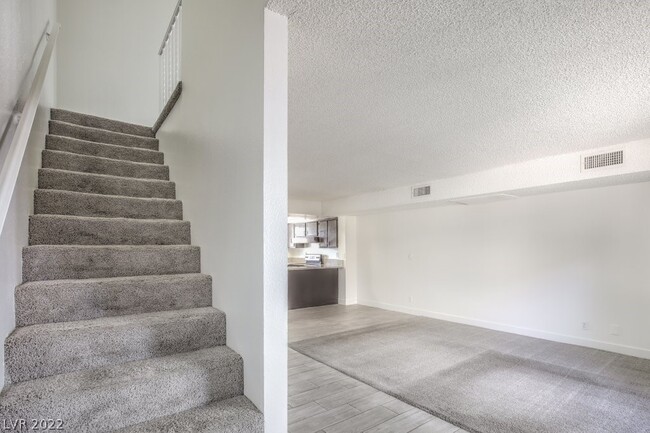 Building Photo - 5915 Vegas Dr