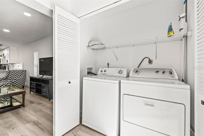 Building Photo - 2101 Cordova Green