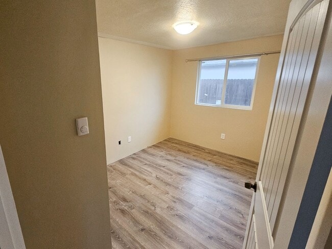 Building Photo - 599 Page Ct