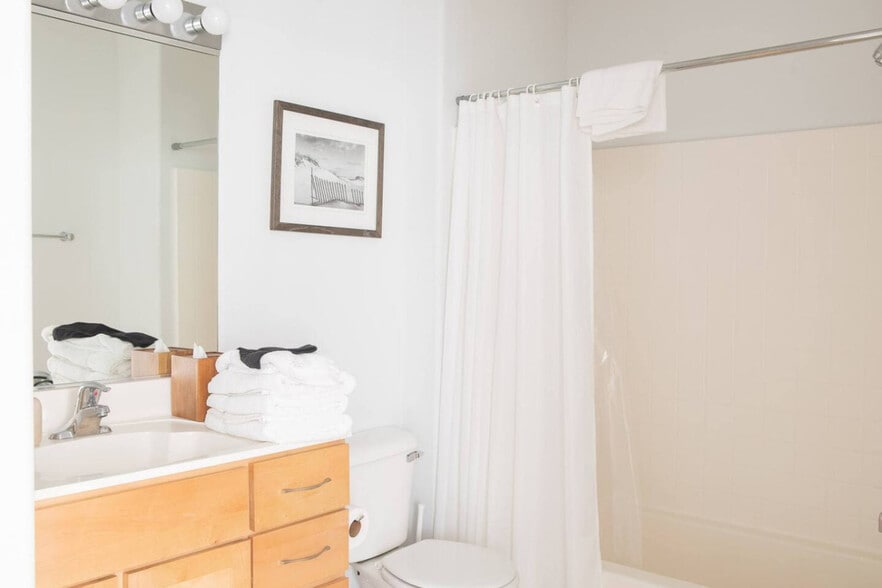 Building Photo - 132 N Jefferson St