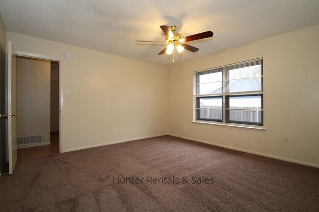 Building Photo - I Have A Pool!