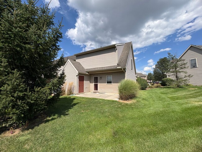 Building Photo - 2 Bedroom 2.5 Bathroom Townhome in Mechani...