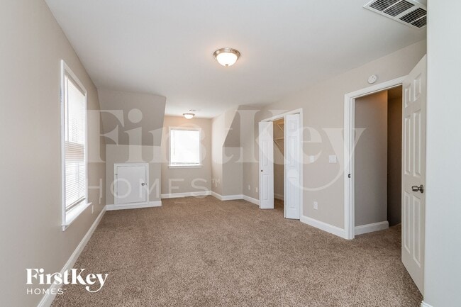 Building Photo - 2231 Whetstone Dr