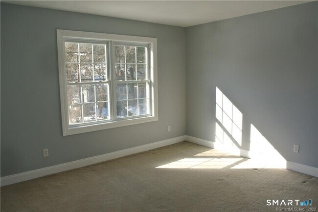 Building Photo - 1260 Cutspring Rd
