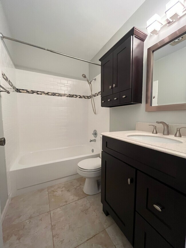 Building Photo - 355 Lambert Dr