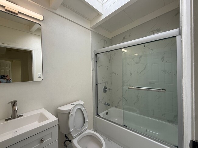 Building Photo - 2598 Dixon Dr