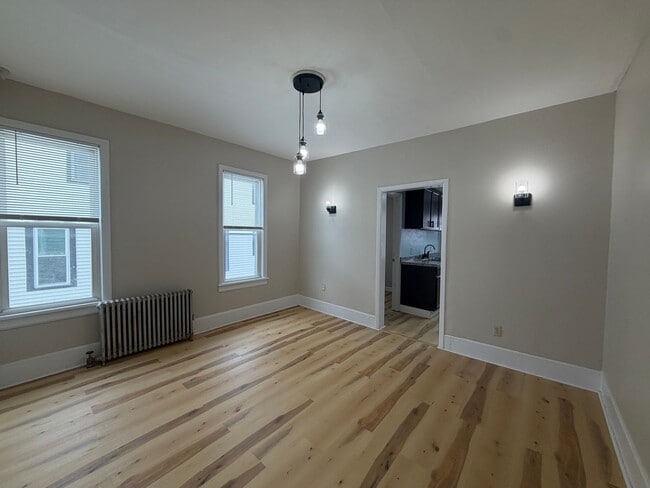 Building Photo - 27-29 Montgomery Ave