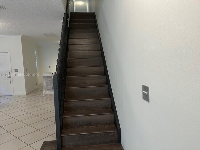 Building Photo - 2045 Pompeii Ct