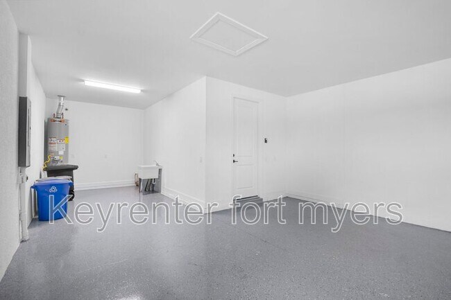 Building Photo - 19001 Aqua Shore Dr