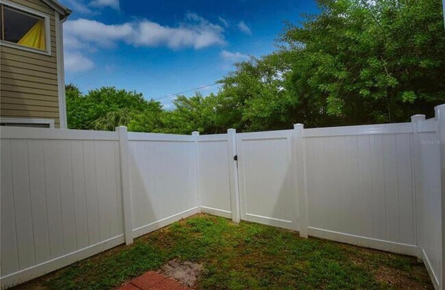 Building Photo - 7298 Ulmerton Rd