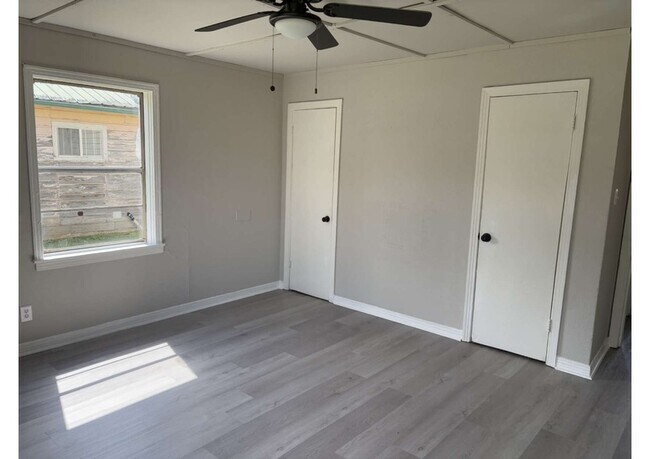 Building Photo - 5934 Southtown St