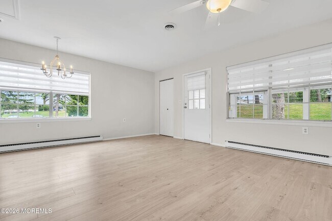 Building Photo - 15 Yorkshire Ct