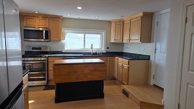 Building Photo - 16 Homestead Ave