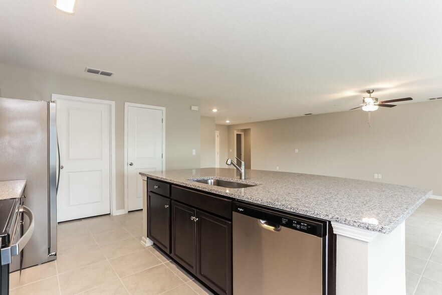 Building Photo - 9155 Joannes way