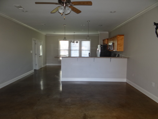 Building Photo - 28451 Longfellow Ln
