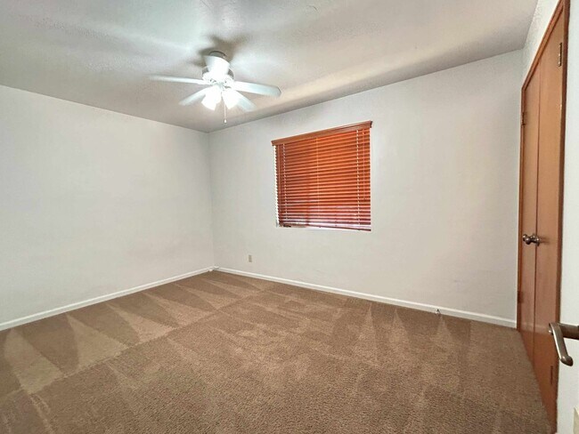 Building Photo - BEAUTIFUL RED BRICK HOME ON A LARGE CUL-DE...