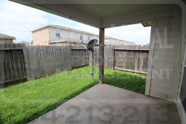 Building Photo - 4008 Cambridge Dr