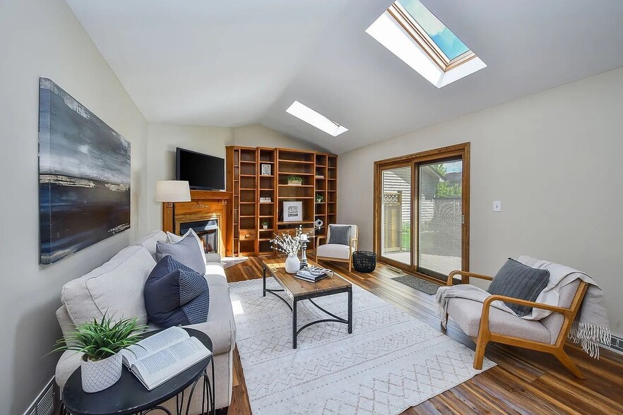 Building Photo - 2264 Briarhill Dr