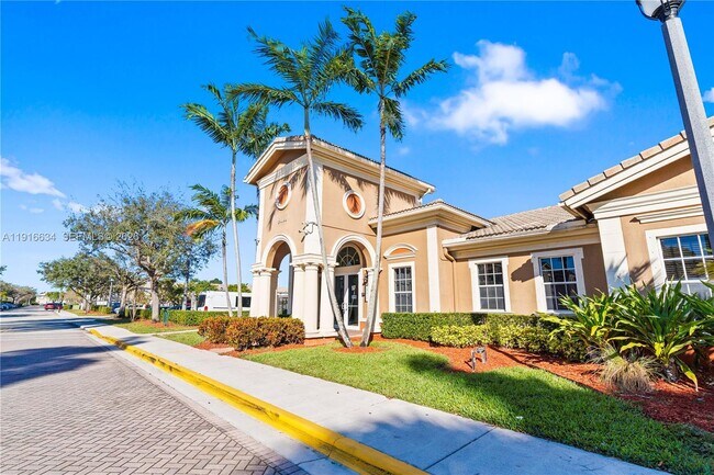 Building Photo - 5850 Hampton Hills Blvd