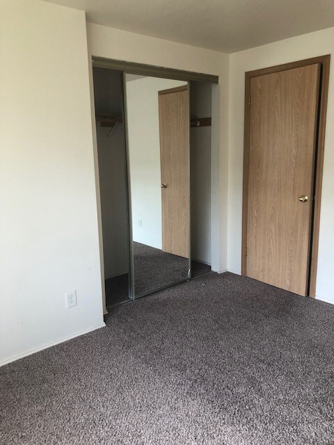 Building Photo - 550 SE 8th Ave