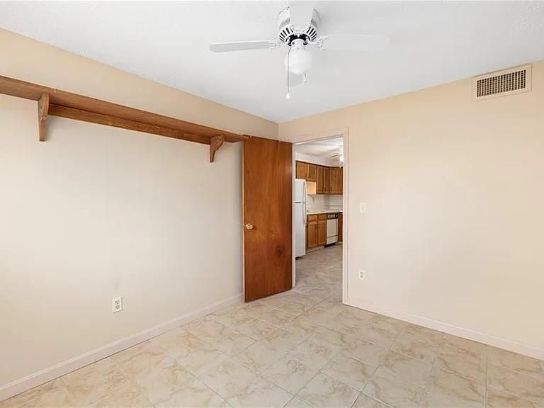 Building Photo - 510 Child St