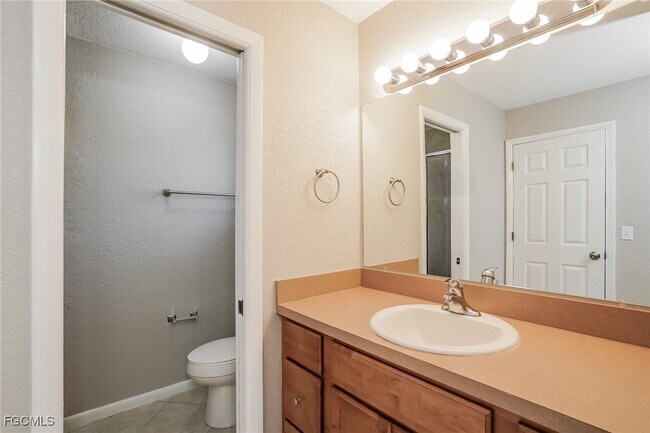 Building Photo - 1423 SE 18th St