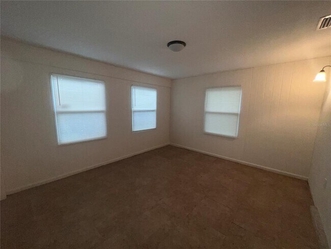 Building Photo - 1636 Hayworth Rd