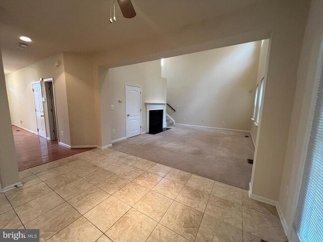 Building Photo - 12 Rivers Edge Terrace