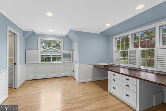 Building Photo - 9102 Volunteer Dr