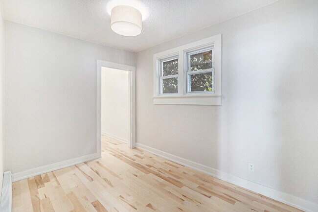 Building Photo - Beautiful Single Family Home Available Now!