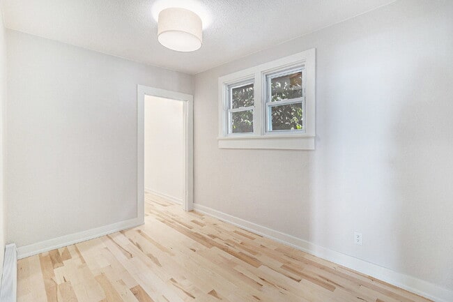 Building Photo - "Charming 3-Bed Oasis with Gleaming Hardwood Floors in the Heart of Boulder!"