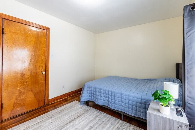 Building Photo - 38 Alexander Ave