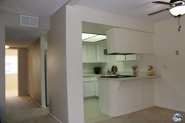 Building Photo - 1736 W Olive Ave