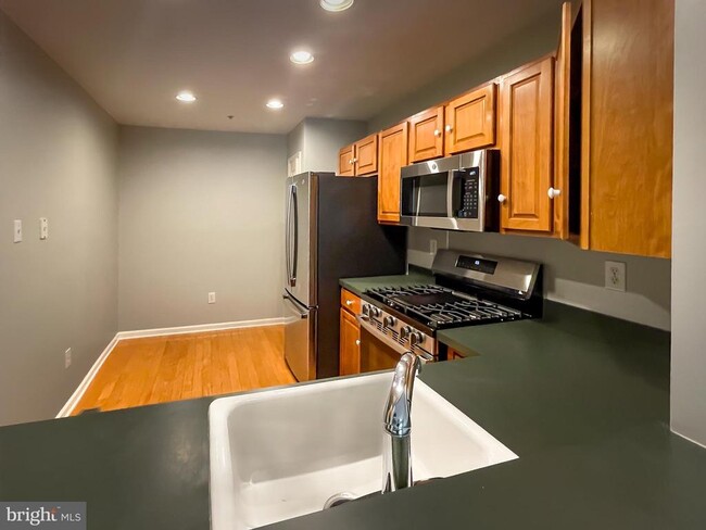 Building Photo - 1106 Cherry Wood Ct