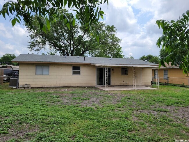 Building Photo - 5405 Borchers Dr