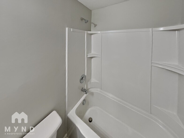 Building Photo - 6108 Fazenda Drive