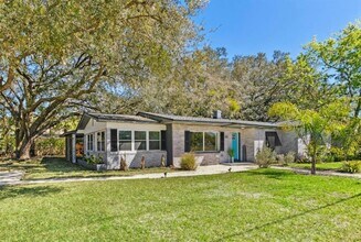Building Photo - Fully Renovated Mid-Century Modern Home on Amelia Island – 3BR / 3BA